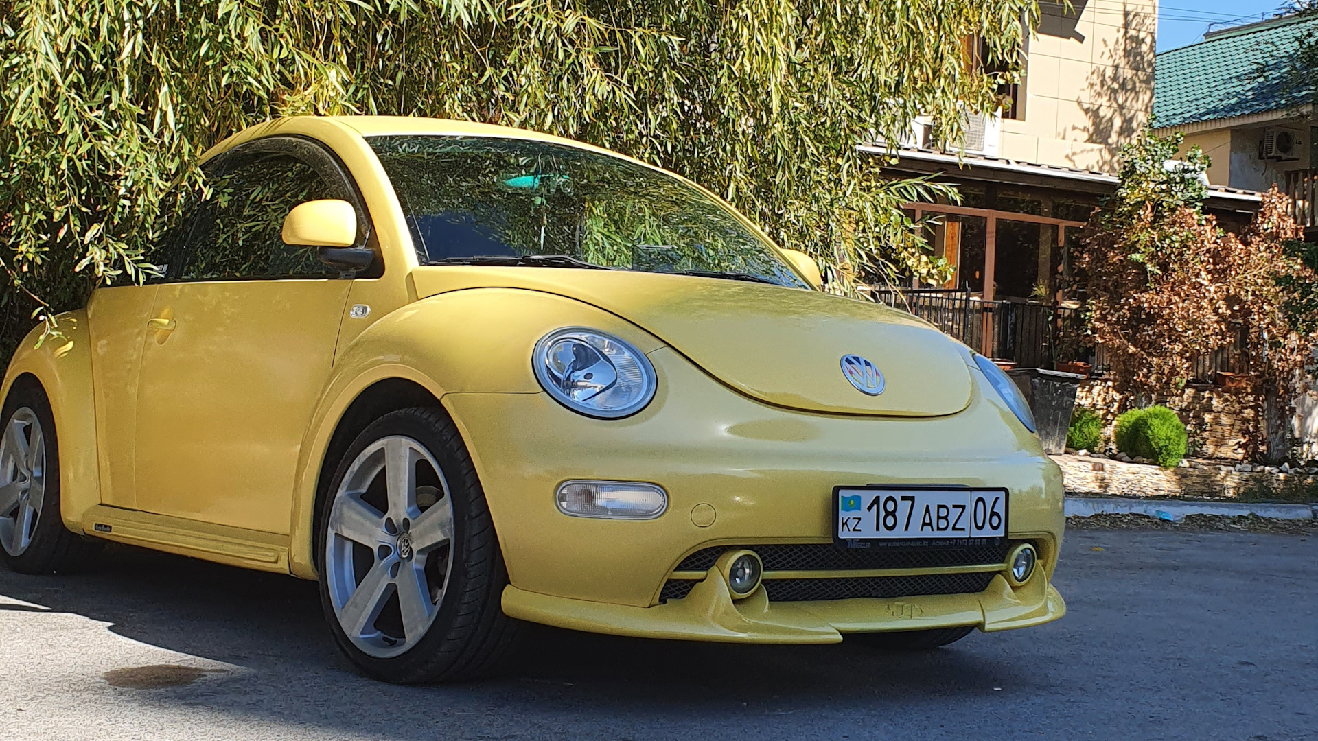 Volkswagen New Beetle 2.0 бензиновый 2000 | 2.0 