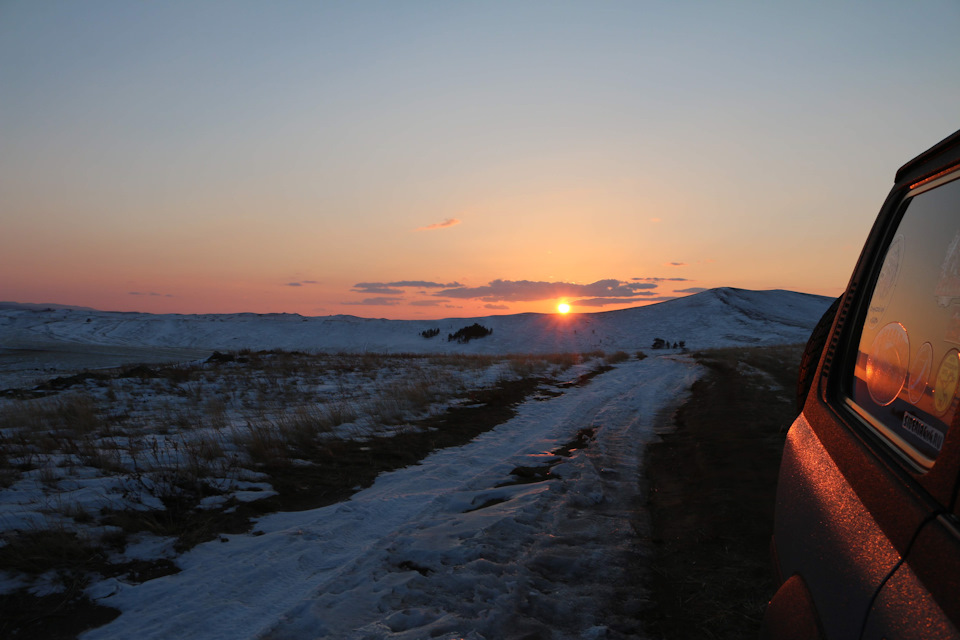Ольхонский закат. — Toyota Land Cruiser 80