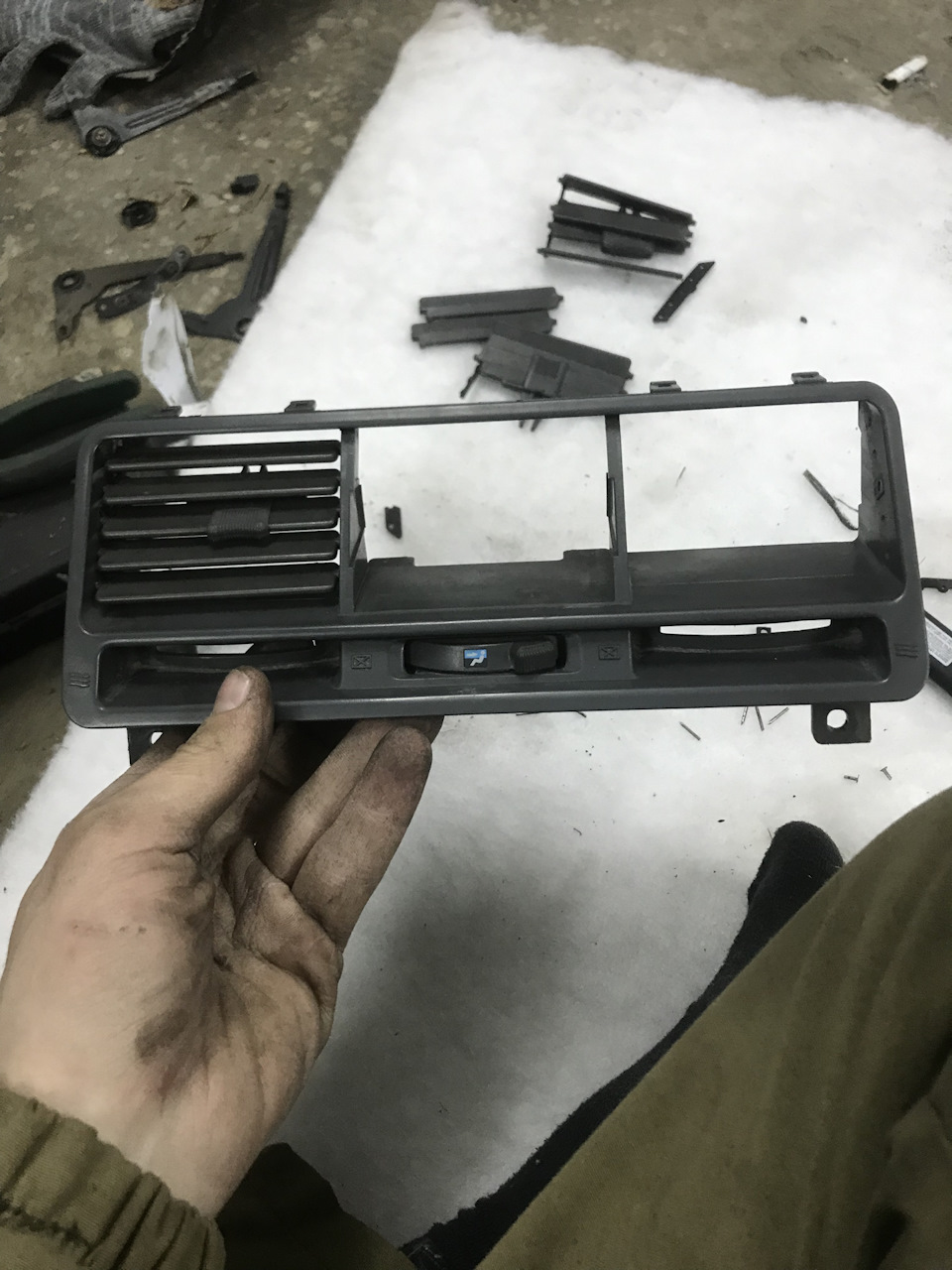 Восстановление центральных воздуховодов — Mitsubishi Pajero (2G), 2,8 л ...