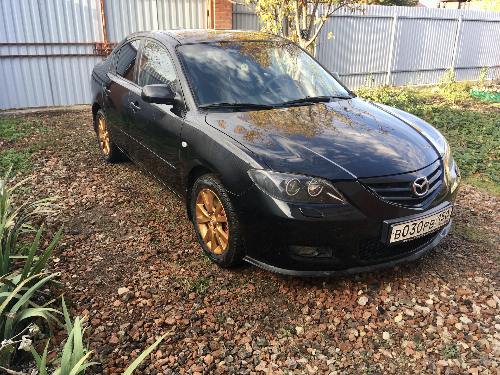 мазда 3 красная r18. черная мазда 3 золотые диски. золотые диски на мазду 3 2008. мазда 6 2012 диски. мазда 3 1.