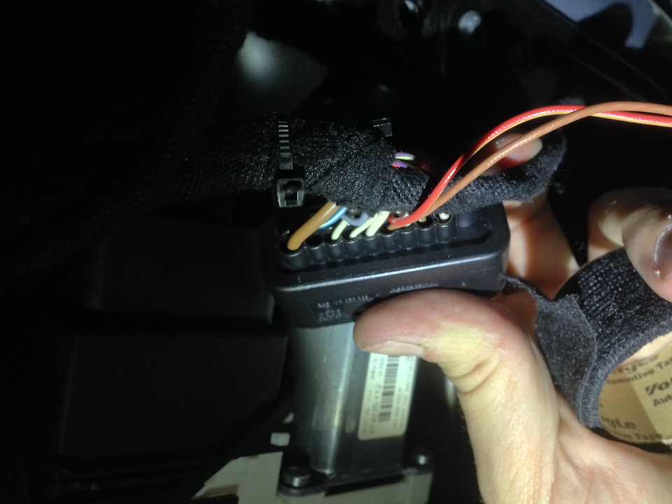 кое как вставил 14 пин + и 4 пин — — Volkswagen Passat Variant (B6)