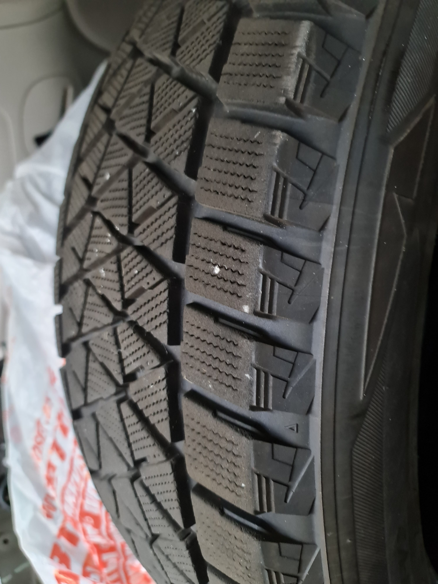 Зимняя резина 275. Bridgestone 275/50r22 111t Blizzak DM-v2. 275/50r22 111t Blizzak DM-v2. Зимняя резина Инфинити 22. Infinity резина зима.