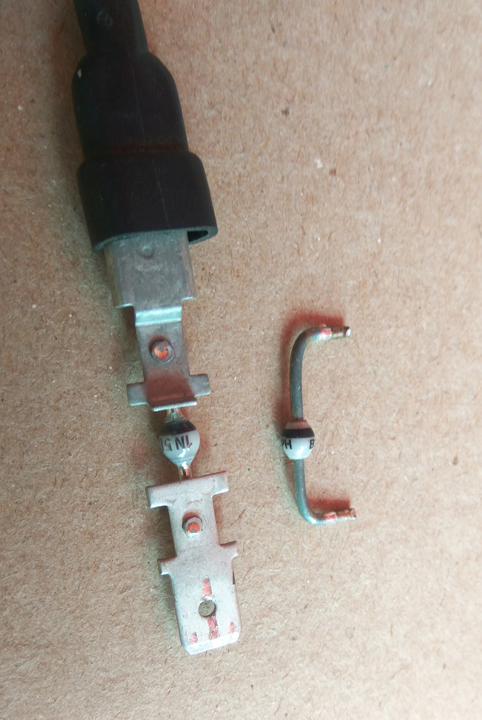 DYAAAgNEweA 960 Как открыть бардачок бмв е34