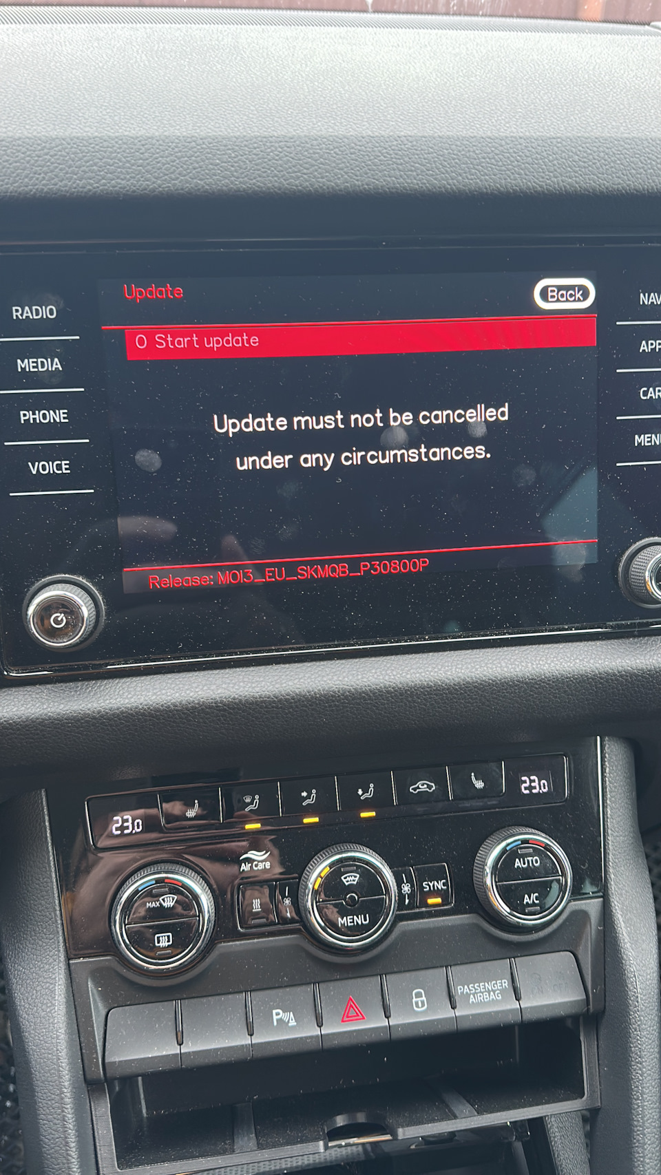 Photo from the logbook Skoda Kodiaq (1G). Found on photo: Grandstone PASSENGER