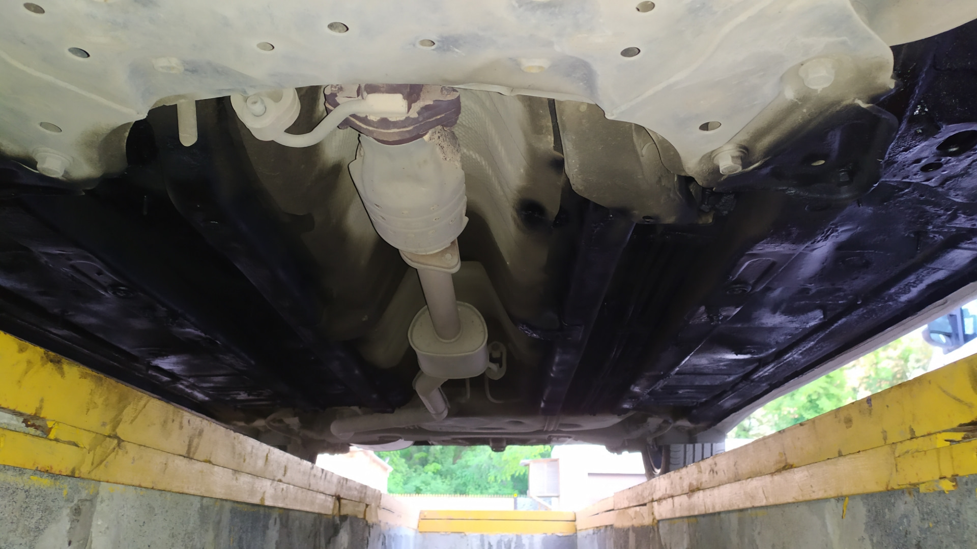 Обновил антикор днища — Hyundai Elantra (5G), 1,8 л, 2015 года | своими ...