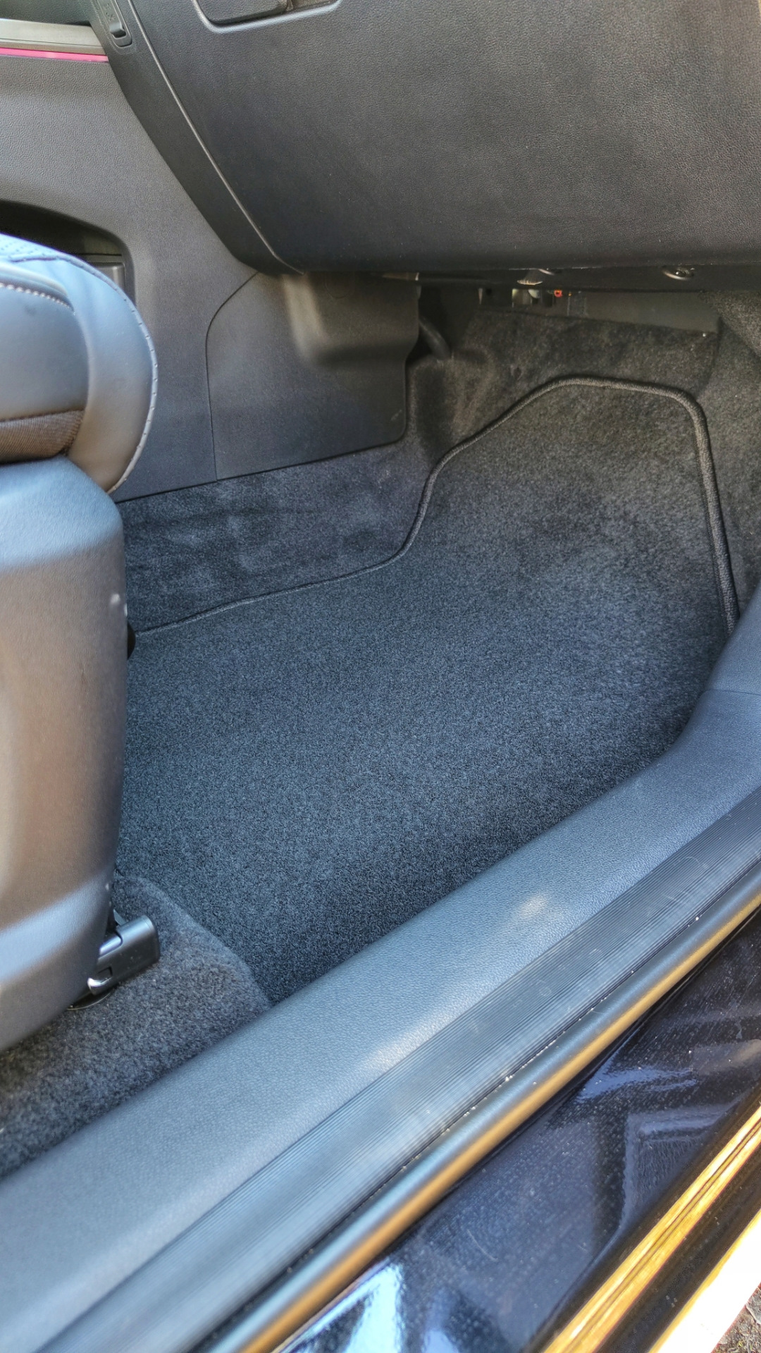 Вход в бахилах — Jaecoo J7, 1,6 л, 2023 года | аксессуары | DRIVE2