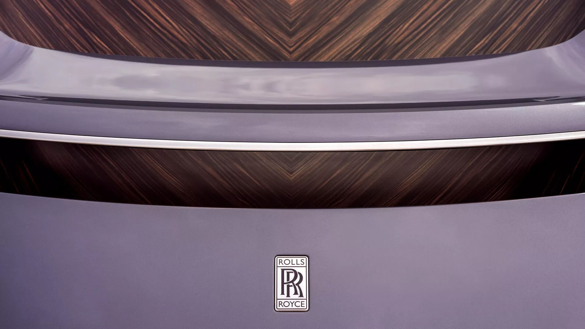 Маска спойлер 2024. Rolls Royce Droptail. Rolls-Royce Droptail 2024. Rolls Royce Arcadia Droptail. Rolls-Royce la Rose noire логотип.