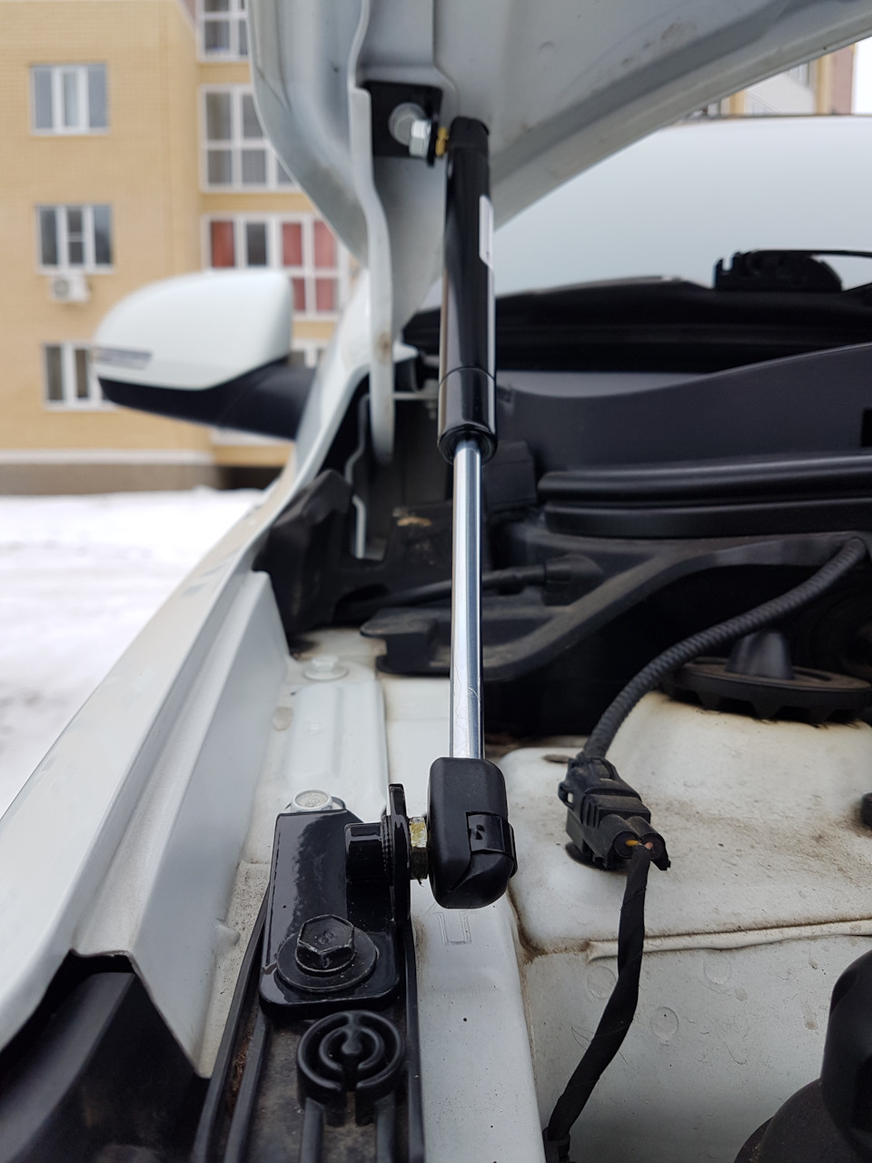 Авто инновации газовые упоры