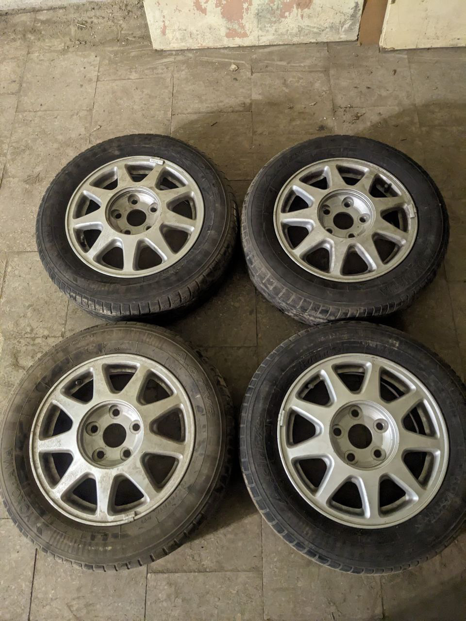 Ищу колпачки на штатные 15 диски! — Toyota Mark II (90), 2,4 л, 1995 ...