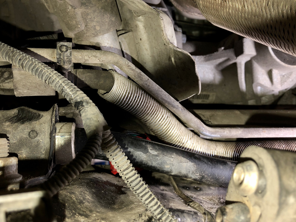 Вон она, маячит красным) — Volvo XC70 III