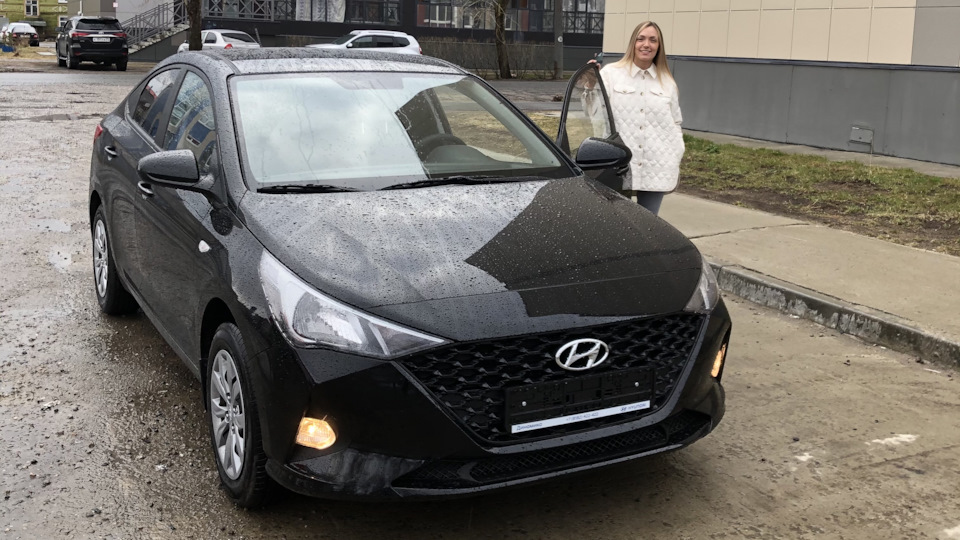Hyundai Solaris Phantom Black