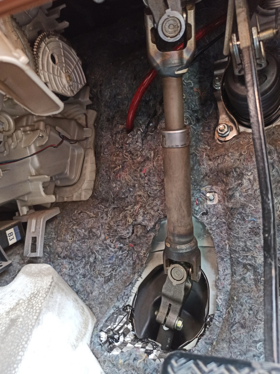 Рулевой карданчик — Toyota Auris (1G), 1,5 л, 2009 года | поломка | DRIVE2