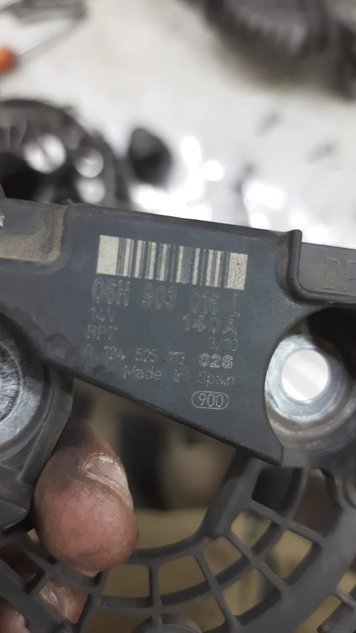 Доброе утро или Alternator fault battery is not being charged — Audi