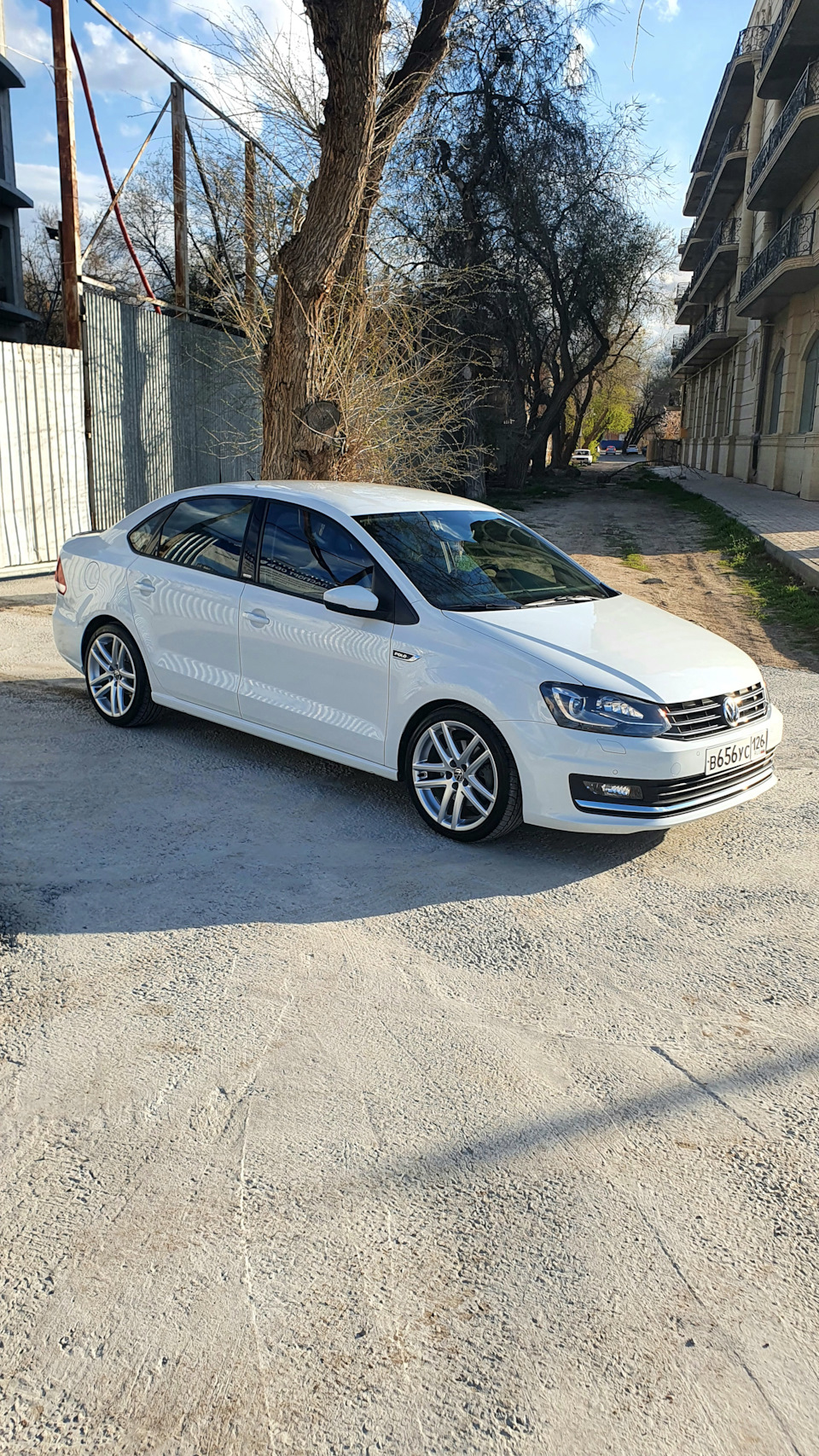 Продана — Volkswagen Polo Sedan, 1,6 л, 2016 года | продажа машины | DRIVE2