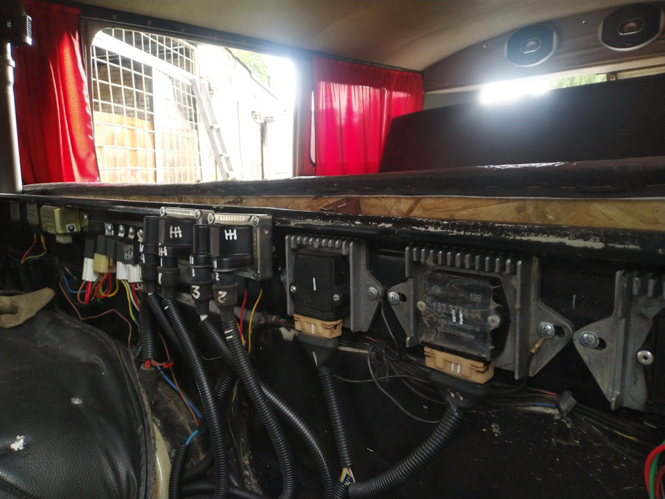 Двухконтурное (подводное) зажигание. — УАЗ 452, 2,5 л, 1995 года ...