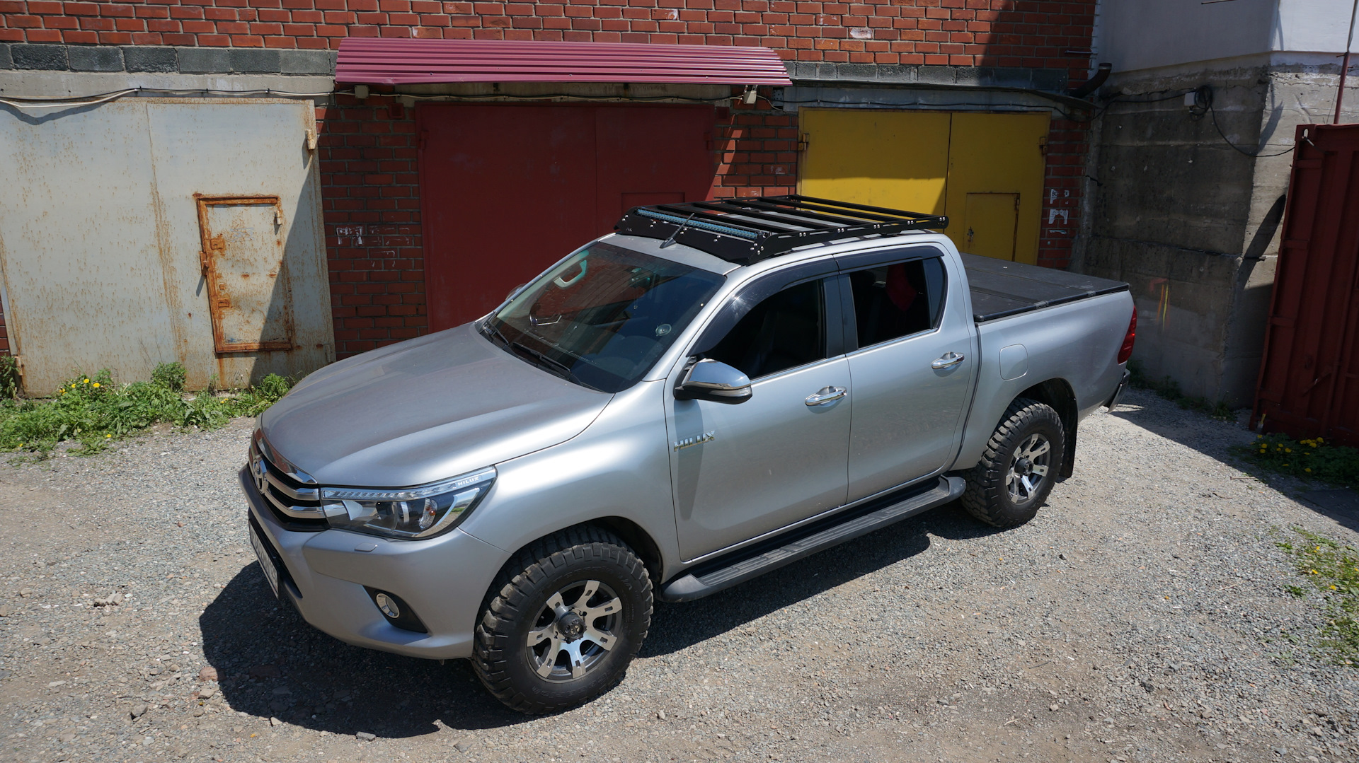 Toyota Hilux экспедиционник