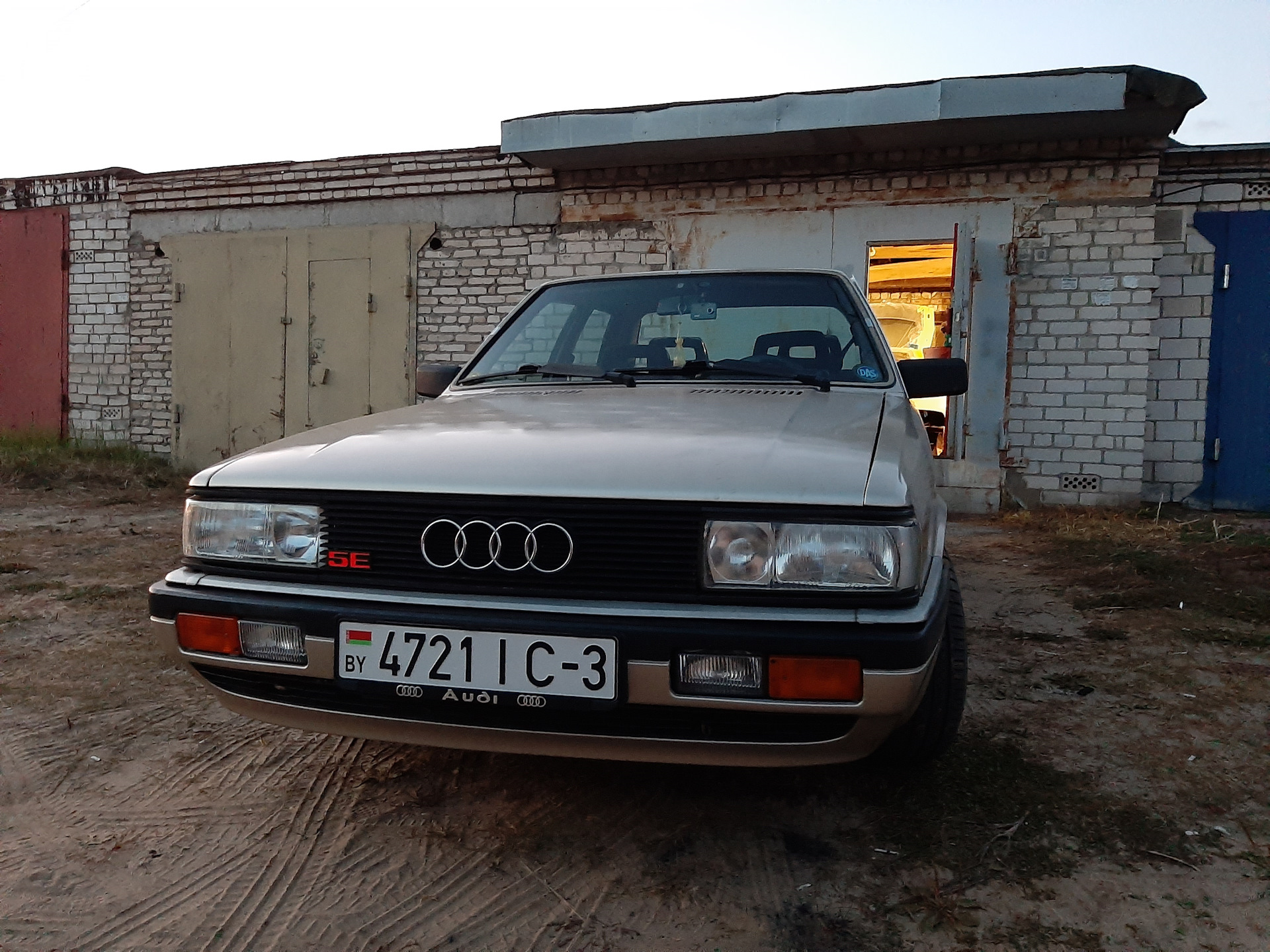 2 б 90. Audi 90 i (b2). Audi 90 b2. Бампер Audi 90 b2. Бампер Ауди 90 b2.