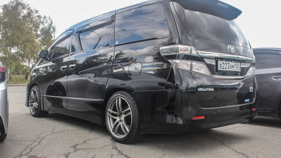 Toyota Alphard Vellfire