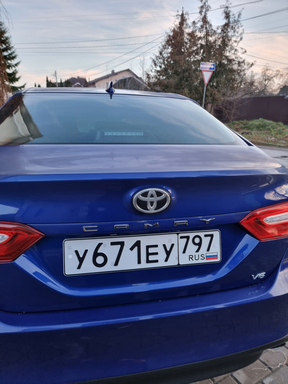 Pps4, черный потолок, подушка в кожу и значок от GR SPORT — Toyota Camry  (XV70), 3,5 л, 2021 года | аксессуары | DRIVE2