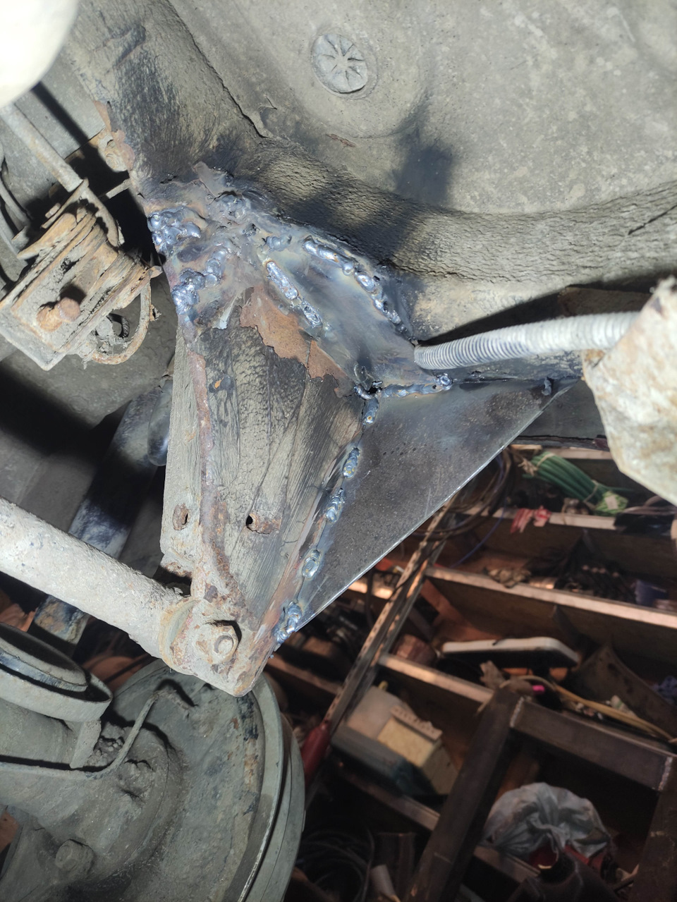 Замена регулятора холостого хода и ремонт кронштейна поперечной тяги ...