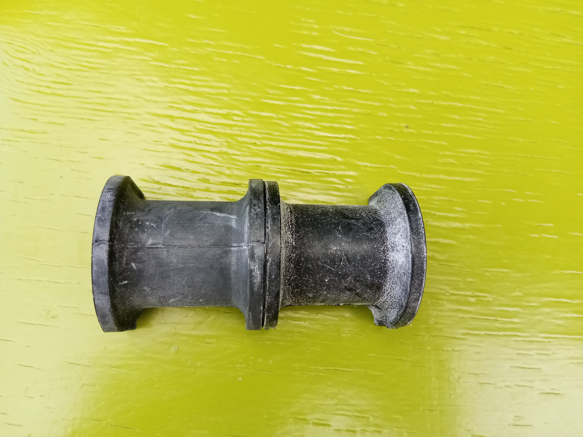 7076603 сайлент блок. Стучат втулки. Стучат втулки. Стучат втулки. Bjs733251a.