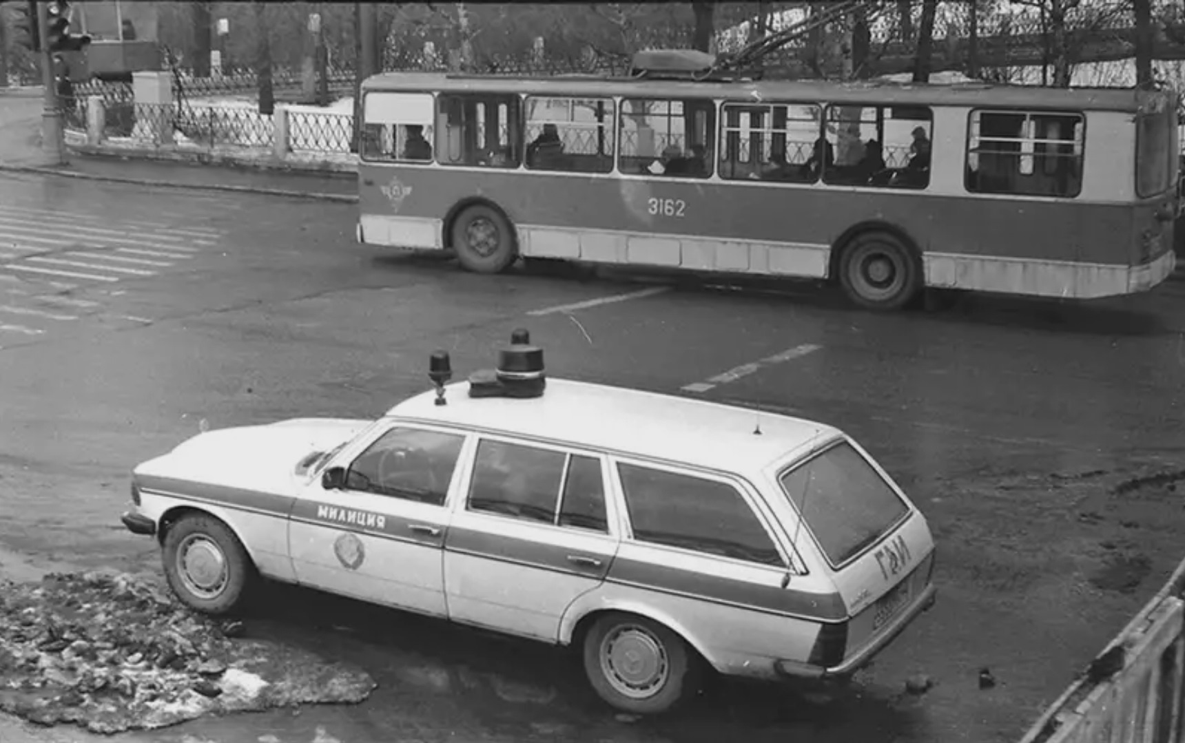 Ссср 1989. Мерседес 123 милиция СССР. Мерседес Бенц w123 ГАИ. W123 Mercedes СССР. Мерседес 123 полиция.