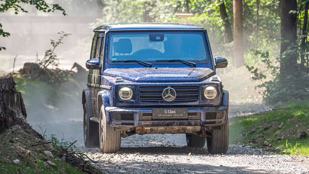 Toyota Prado vs Mercedes Benz g klasse
