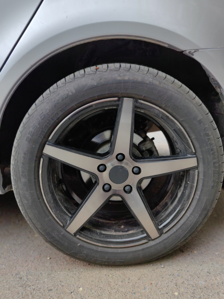 Шины летние Pirelli 225/50 R17, литые диски Shogun 7,5Jx17 ET38 5x114,3 ...