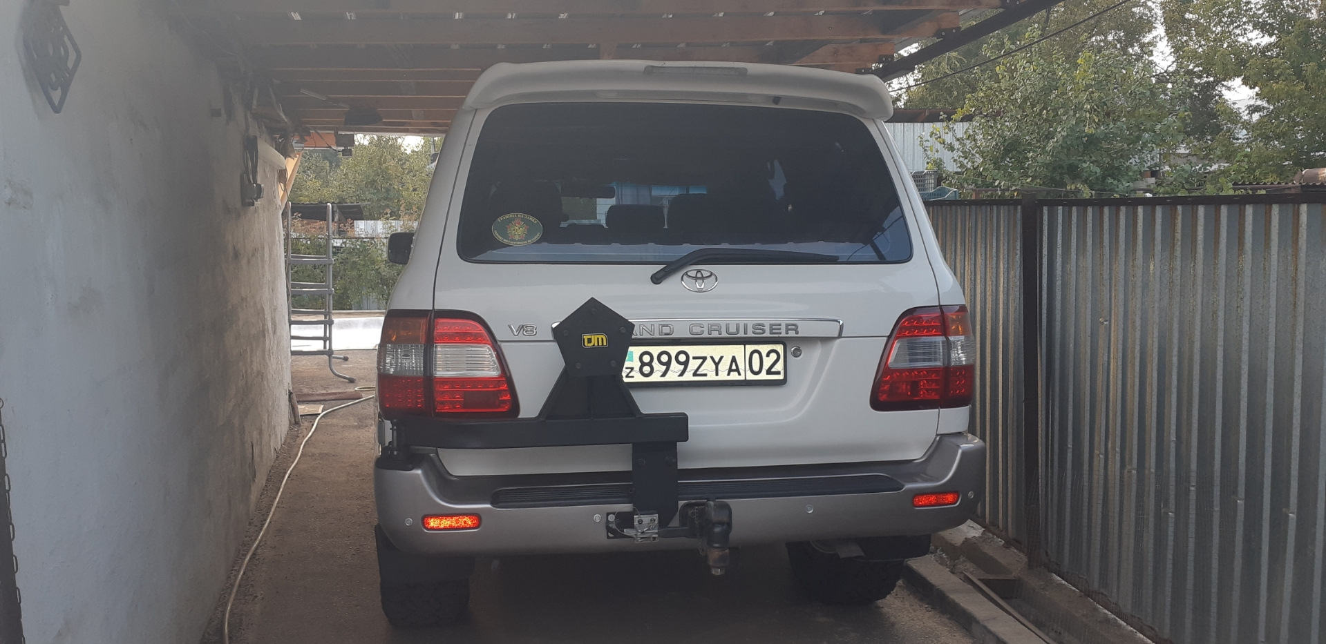 Установка калитки под запаску — Toyota Land Cruiser 100, 4,7 л, 2003 ...