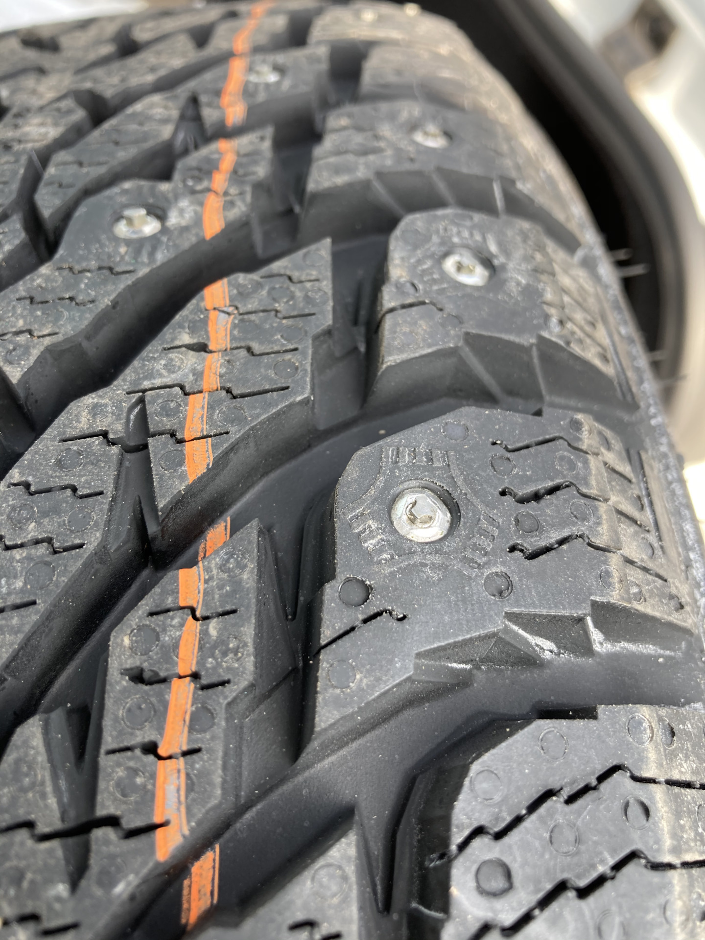 Зимняя резина 185 r15. Зимние шины Nokian Tyres Hakkapeliitta 9. Хакапелита 9 185/60 r15. Шина 185/60 r 15 88 t Nokian Hakkapeliitta 9. Nokian HKPL 9 185/60 r15 88t.