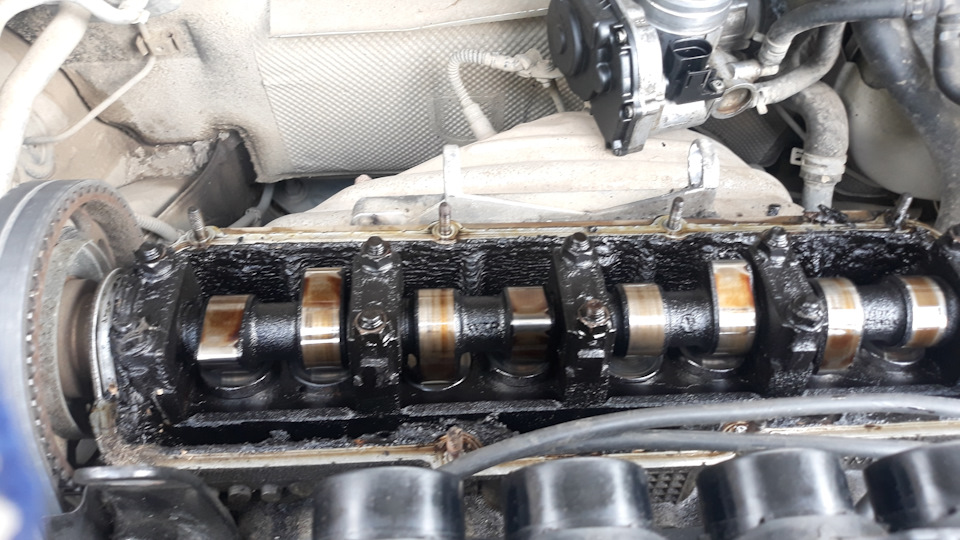 Под крышкой клапанов. — Volkswagen Bora, 1,6 л, 1999 года | своими ...