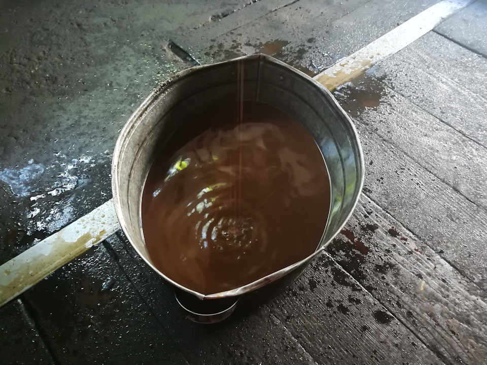 Вот такой антифриз слили (((((( хотя после предыдущей замены прошло почти два года — Daewoo Nexia (2G)