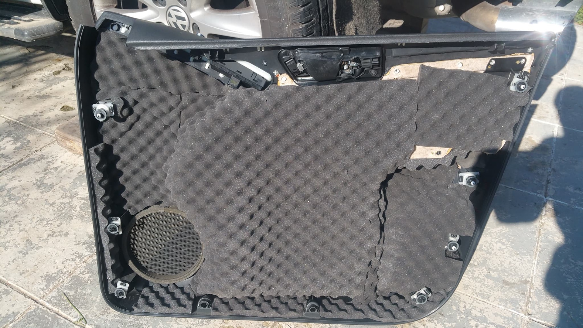 Installed Sound Insulation In The Door Panel… — Volkswagen Tiguan 1g