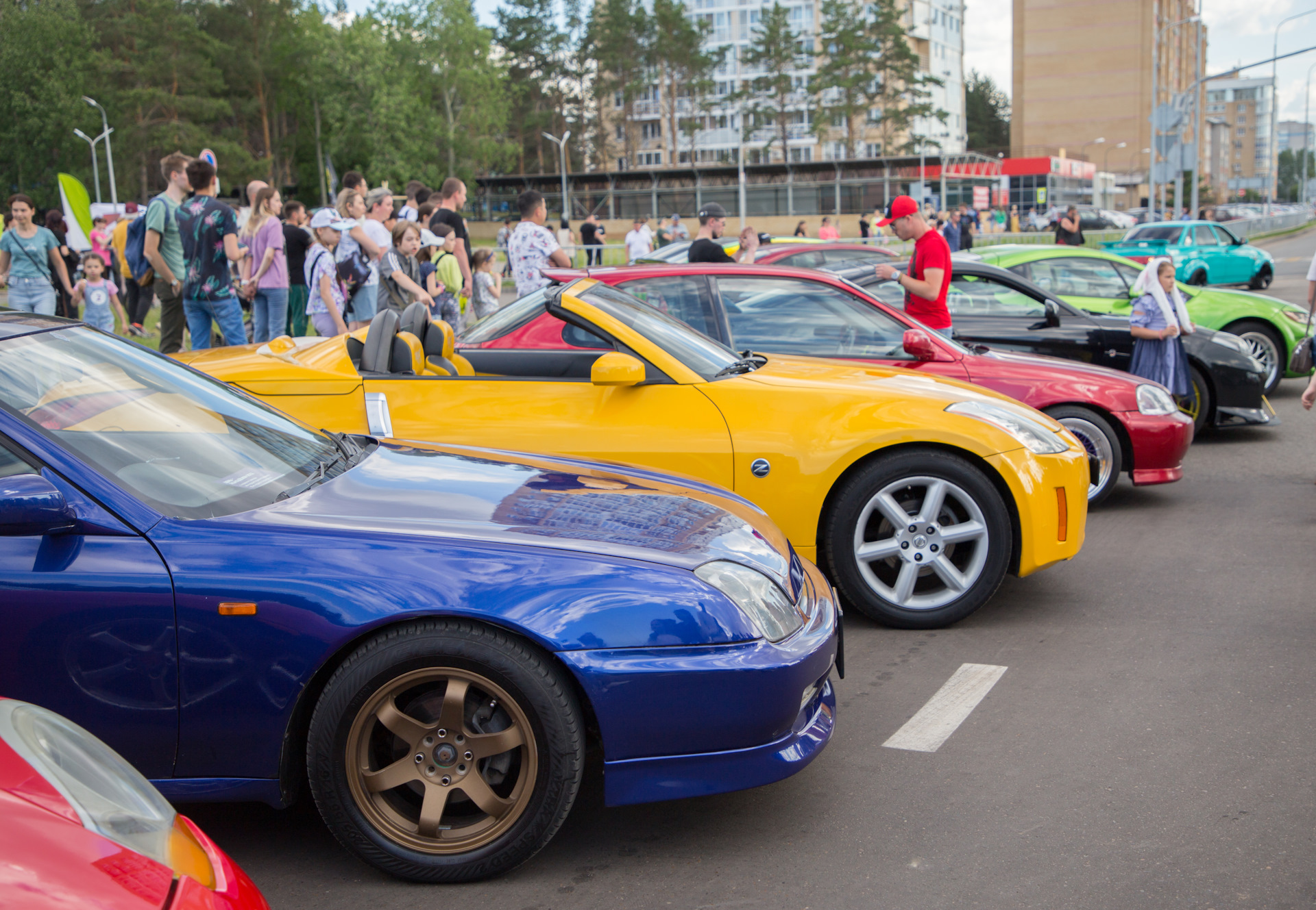 Выставка автомобилей в санкт петербурге фото