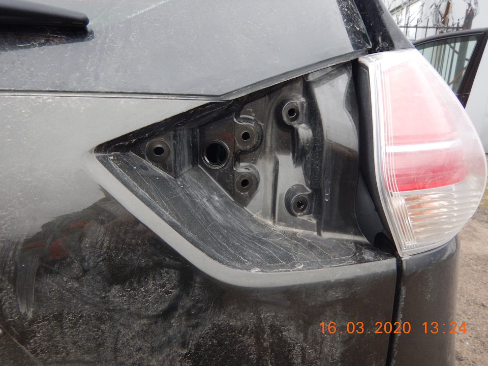 Перегорела лампа габарит (красный) в задней фаре на задней двери ...