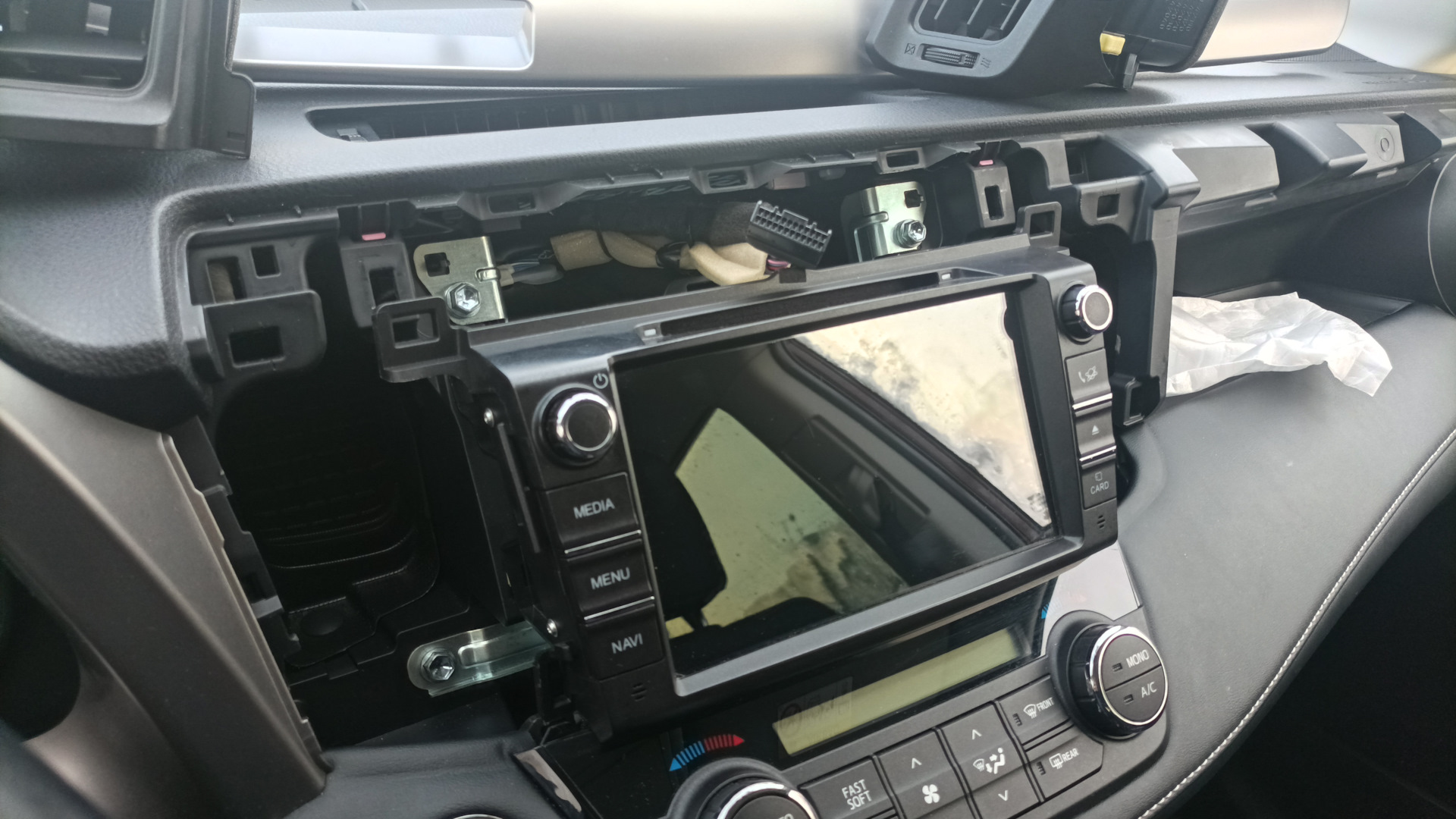 Teyes spro plus вместо Яндекс магнитолы. — Toyota RAV4 (IV), 2 л., 2017 ...