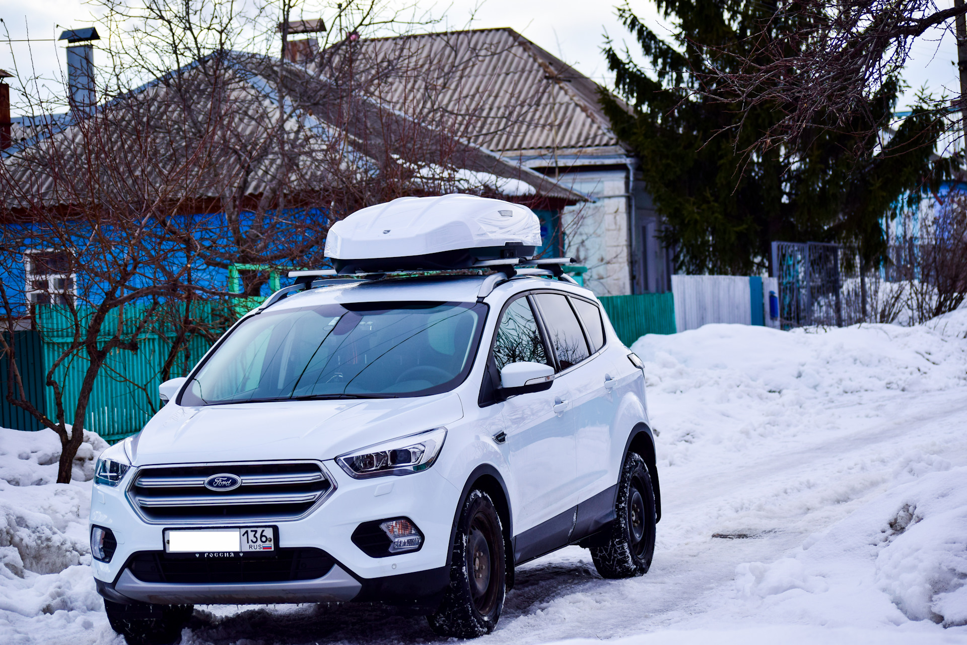 Кугу 2.5 л. Автобокс Broomer Ford Kuga. Ford Kuga 2 автобокс. Broomer на Ford Kuga 2. Бокс на крышу Форд Куга 2.