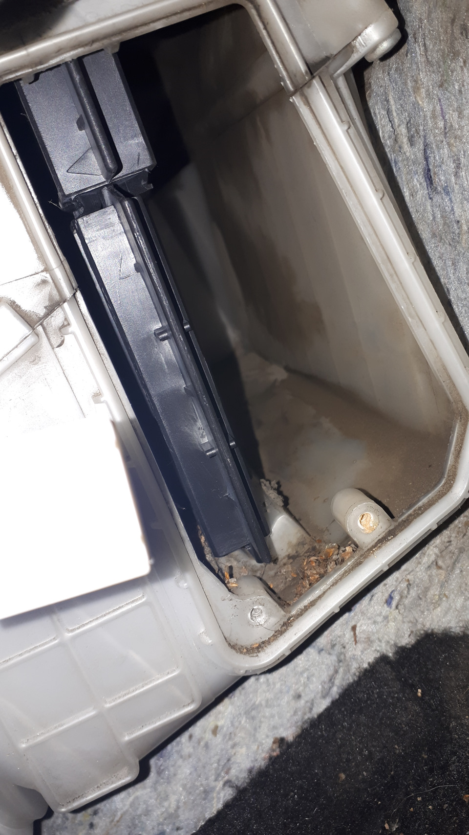 DiAAAgHMCuA 960 Мазда 3 как поменять салонный фильтр