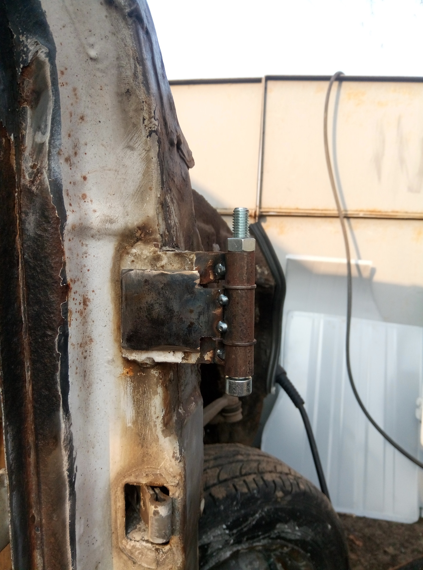 Ремонт дверных петлей — Москвич 2141, 1,7 л., 1989 года | кузовной ...