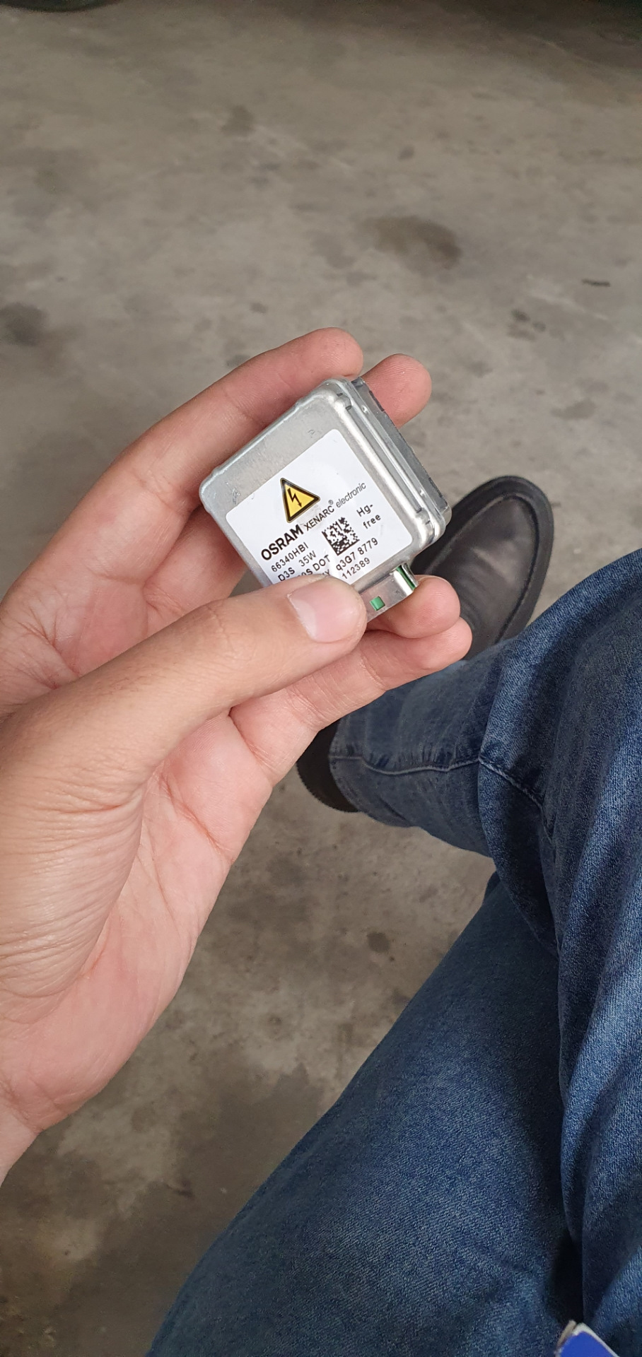 Замена ксеноновой лампы D3S — Chevrolet Malibu (8G), 2,4 л, 2014 года ...