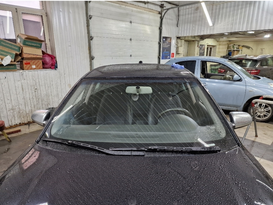 Замена лобового стекла — Audi A4 (B6), 1,8 л, 2004 года | визит на ...