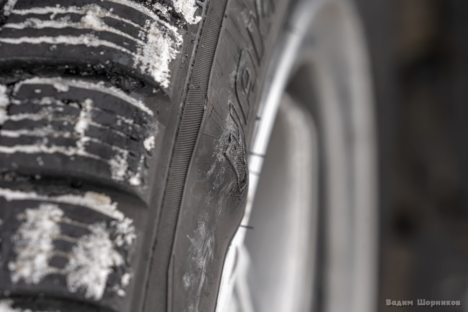 Первая грыжа за 8 зим на Nokian Hakkapeliitta 7 — LADA Приора универсал ...