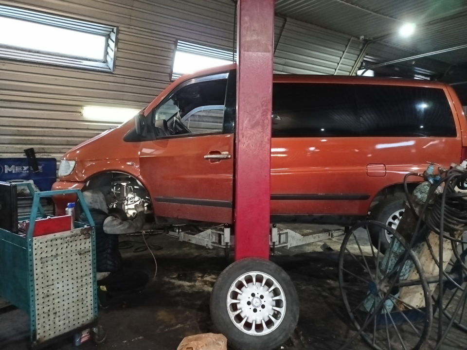 Закусывает руль! — Mercedes-Benz Vito (1G), 2,2 л, 1999 года | визит на ...