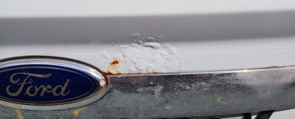 То, как было + унылая хром накладка — Ford Focus Hatchback II