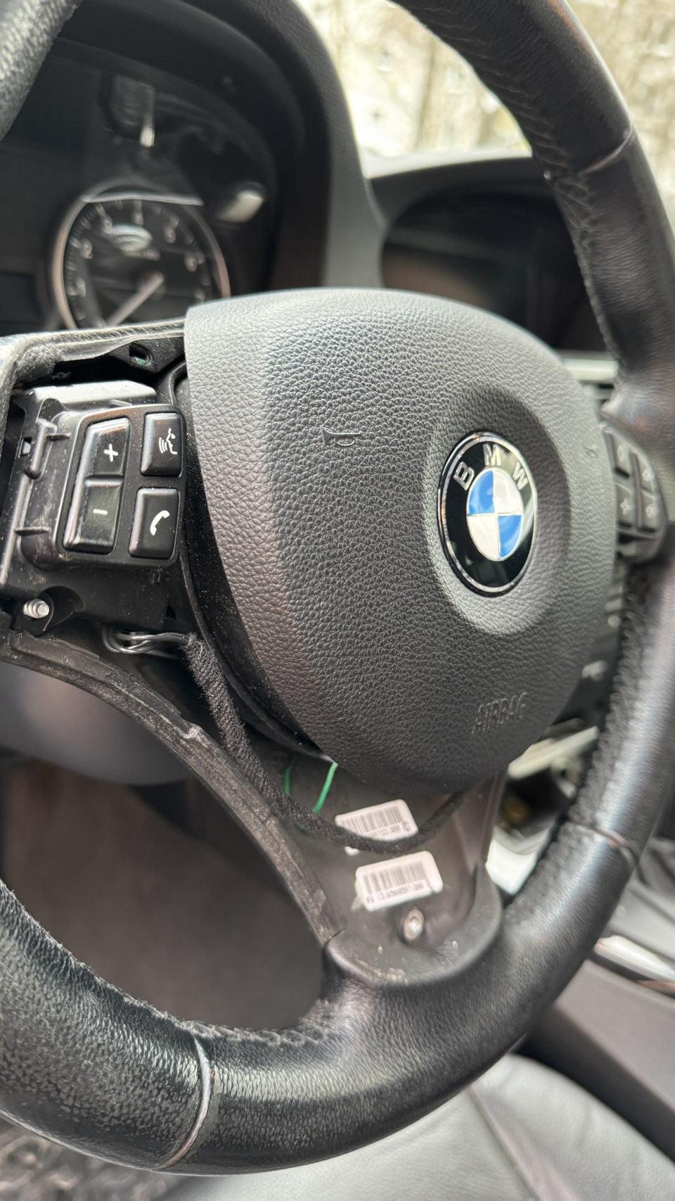 Реставрация накладки руля BMW e92 — BMW 3 series Coupe (E92), 2,5 л, 2008  года | своими руками | DRIVE2