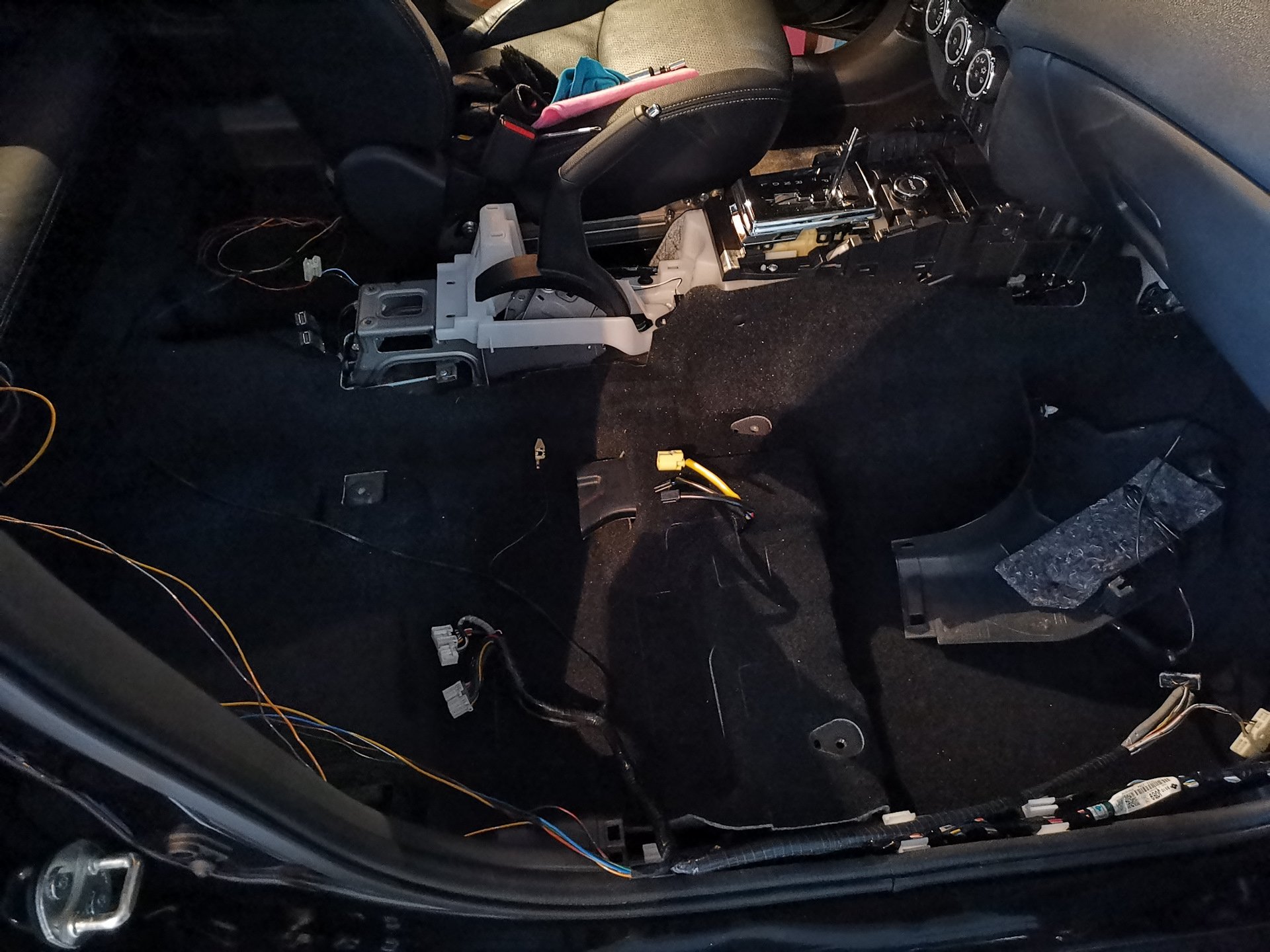 Как снять сиденья asx Rockford Fostgate. Часть 2: установка - Mitsubishi ASX, 2 л, 2018 года автозвук 