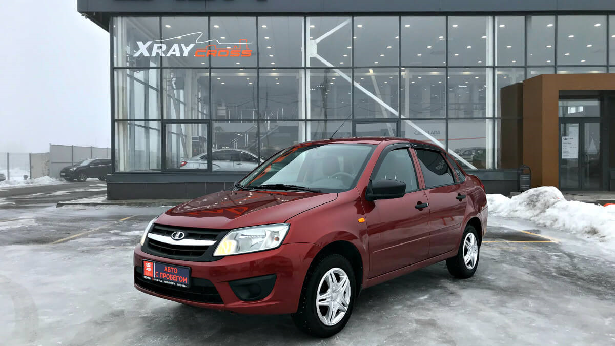 Lada Granta красная