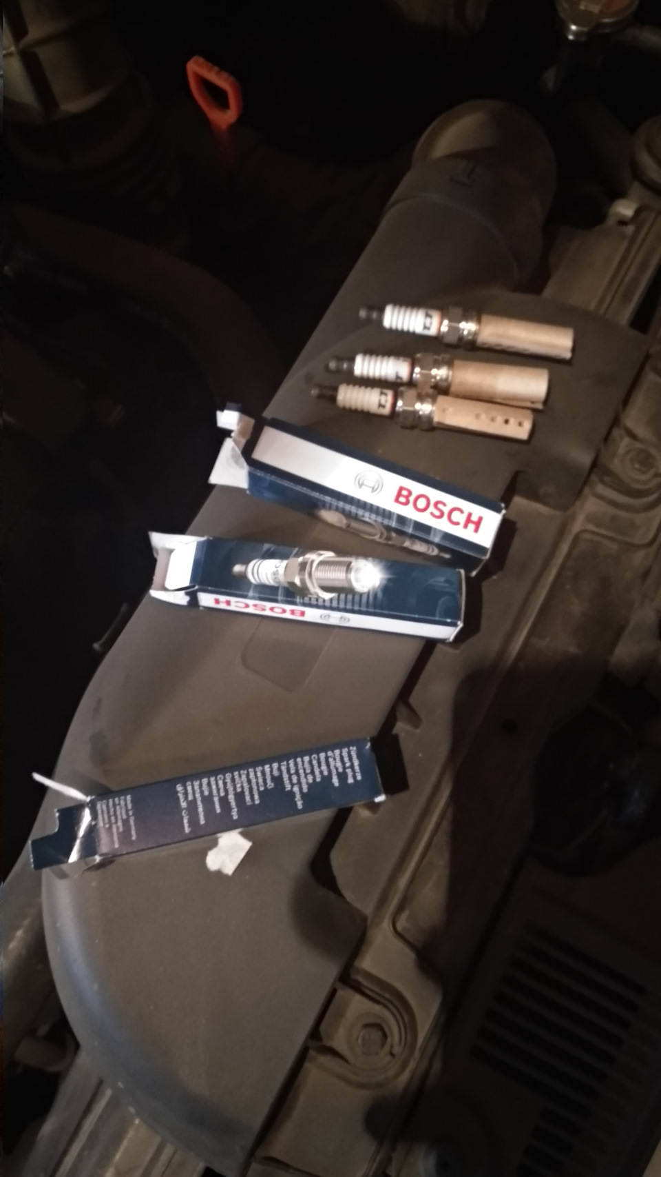 Замена свечей — KIA Ceed (1G), 1,6 л, 2010 года | плановое ТО | DRIVE2