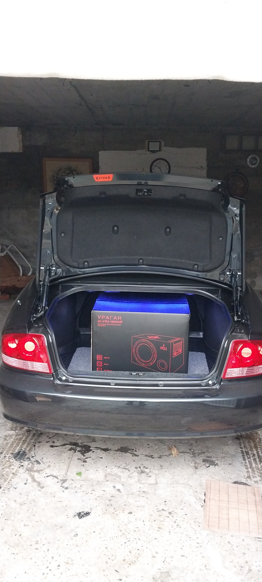 Вторая коробка в которой сам сабвуфер 🔊 и комплектующие. — Hyundai Sonata IV (EF)