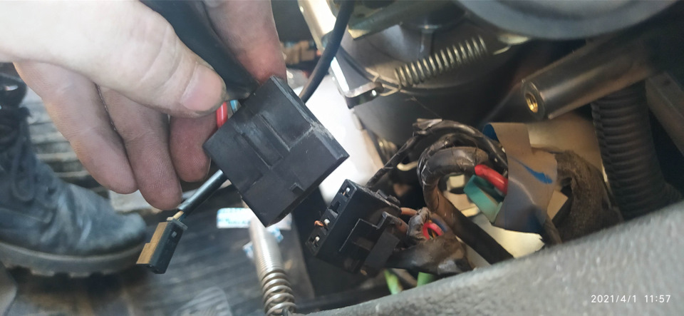 Не забыть подключить всё обратно — Lada Granta